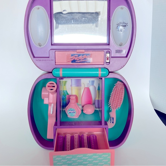 Vintage Sassee Look Light Up Fashion Vanity Case đź’ˇLights upđź’ˇ with accessories - Picture 3 of 15